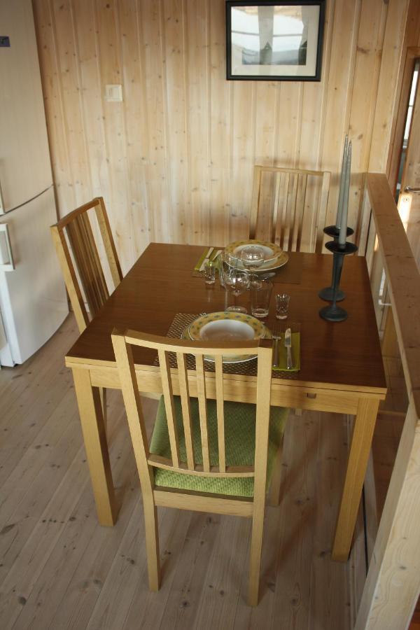 Frugga Feriehus Og Leilighet Straumsjoen Экстерьер фото